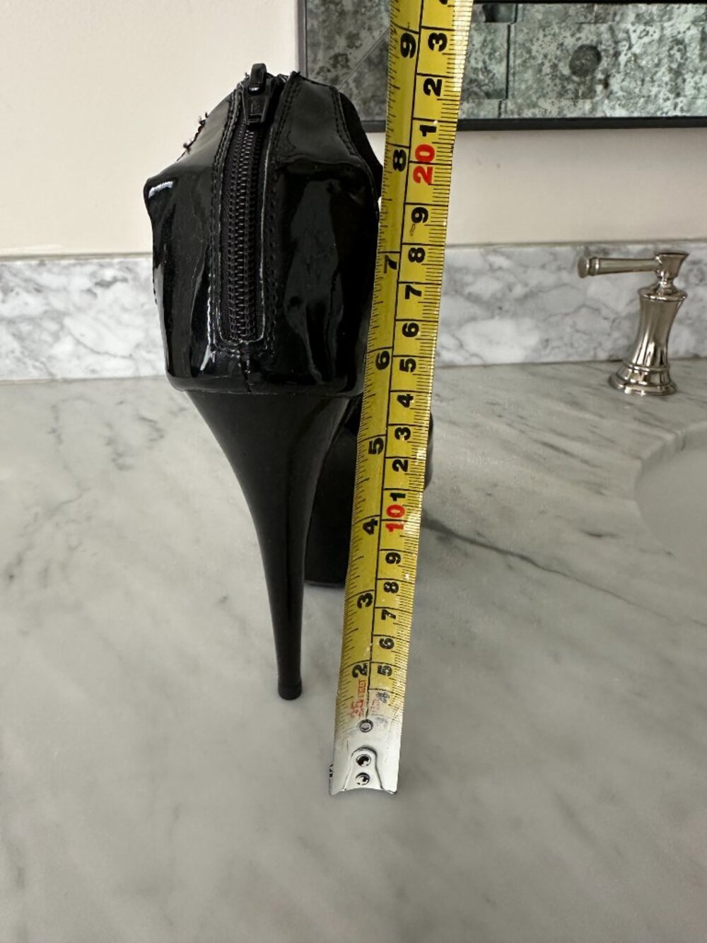 Pleaser heels Delight-670-3, patent leather, platform, back zip, size 8 - Picture 6 of 9